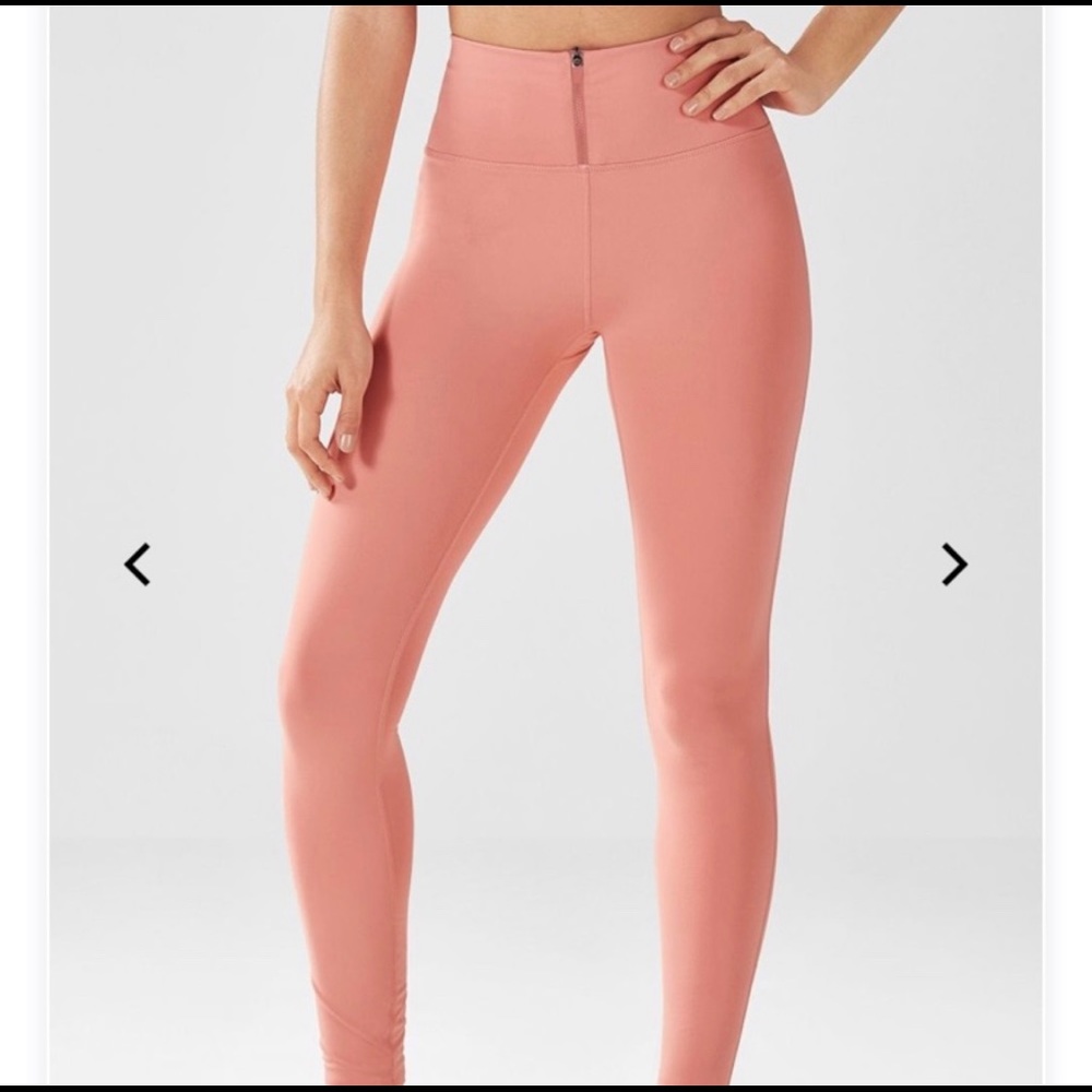 Fabletics “Arielle” Demi Lovato leggings